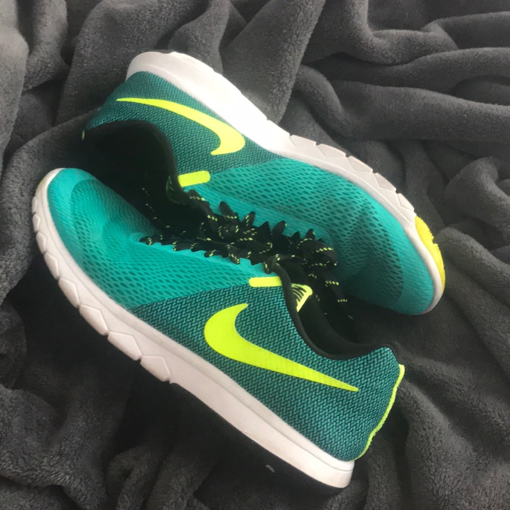 Nike Flex Experience women’s